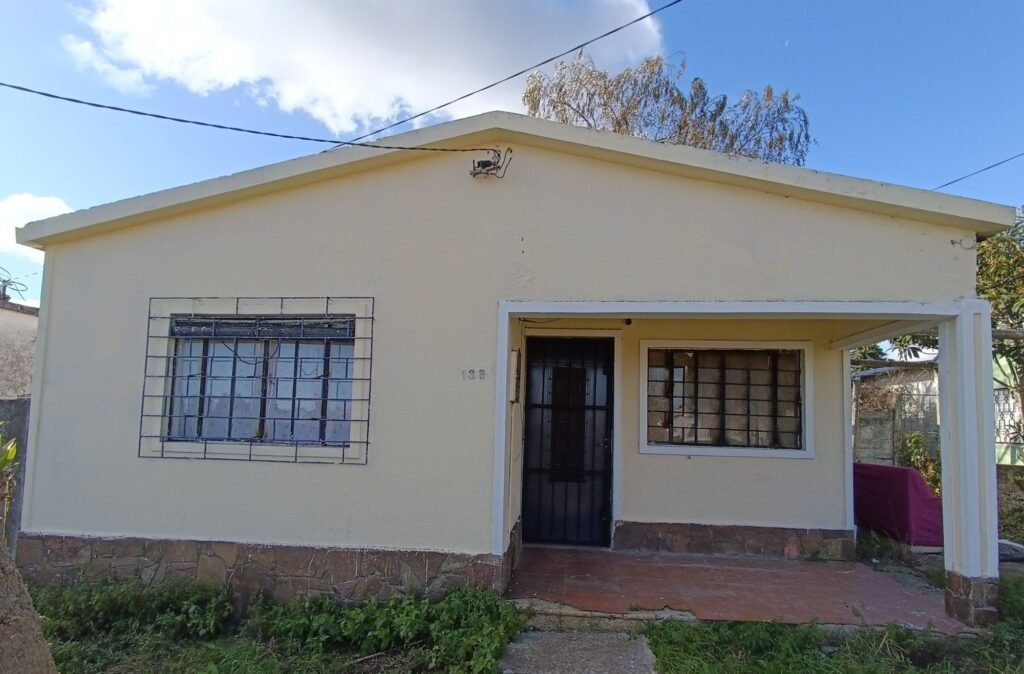 VENTA DE CASAS BARATAS EN LAS PIEDRAS CANELONES (2)